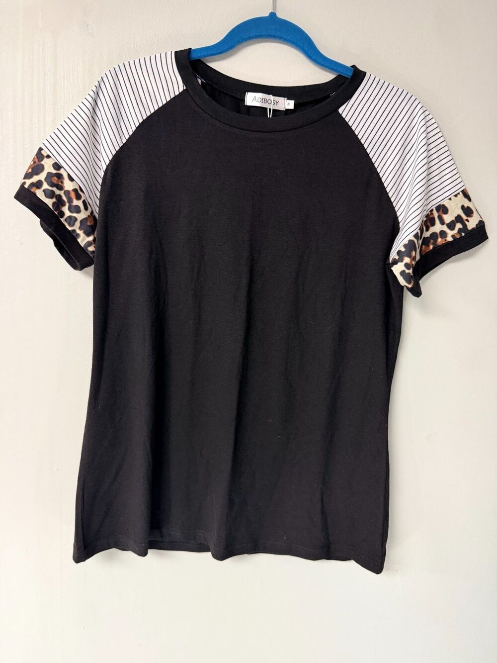 ADIBOSY Women's Medium Black Raglan Top Leopard Print Striped Sleeves NWT